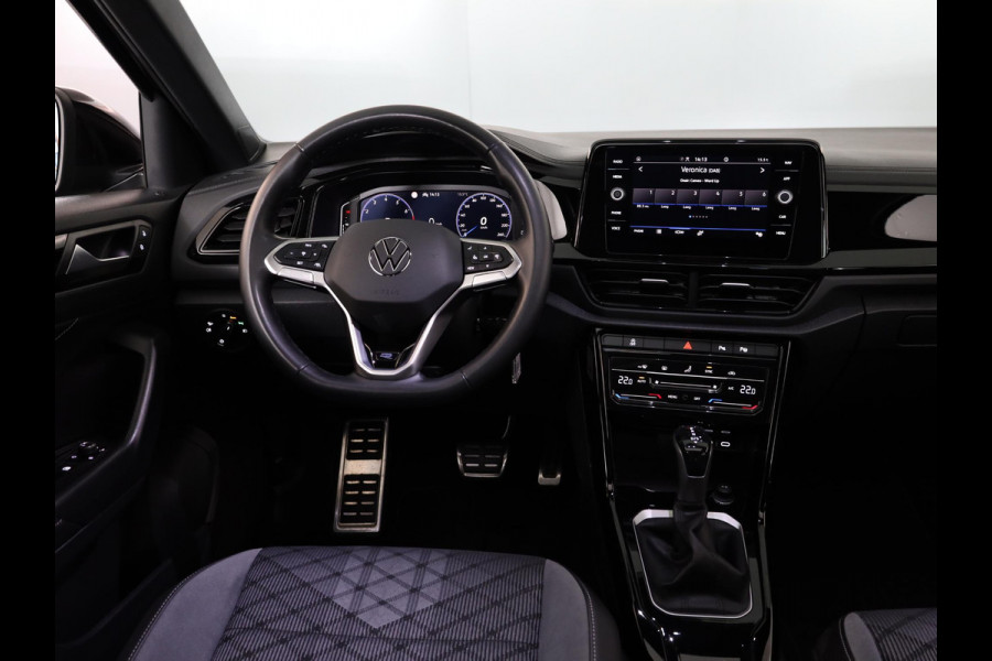 Volkswagen T-Roc 1.5 TSI R-Line 150 PK DSG (Automaat) | Verlengde garantie |  Panorama dak | Black Style | Parkeercamera | Matrix koplampen |