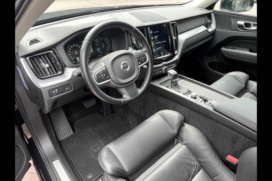 Volvo XC60 2.0 T5 Momentum Pro | ACC | Leder | Trekhaak | Pano | Intellisafe Pro Line | Navi |