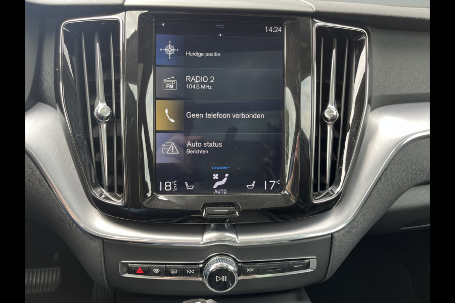 Volvo XC60 2.0 T5 Momentum Pro | ACC | Leder | Trekhaak | Pano | Intellisafe Pro Line | Navi |