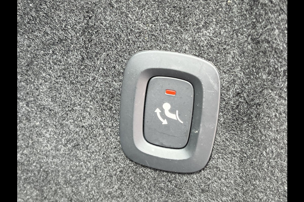Volvo XC60 2.0 T5 Momentum Pro | ACC | Leder | Trekhaak | Pano | Intellisafe Pro Line | Navi |