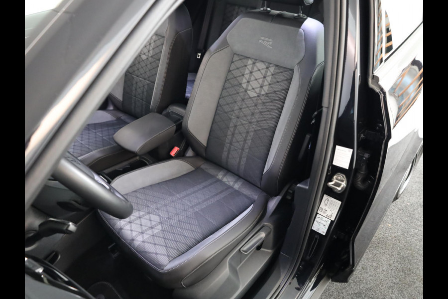 Volkswagen T-Roc 1.5 TSI R-Line 150 PK DSG (Automaat) | Verlengde garantie |  Panorama dak | Black Style | Parkeercamera | Matrix koplampen |