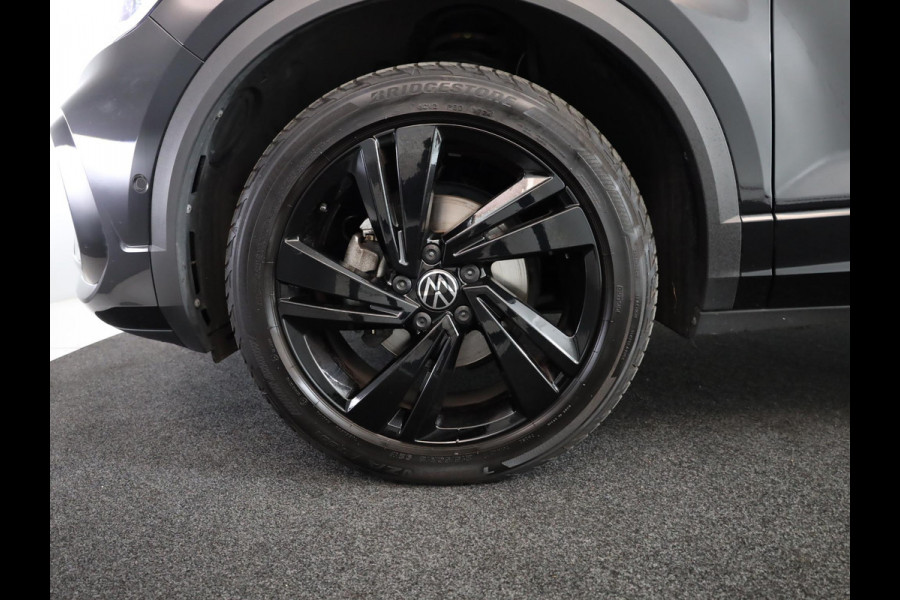 Volkswagen T-Roc 1.5 TSI R-Line 150 PK DSG (Automaat) | Verlengde garantie |  Panorama dak | Black Style | Parkeercamera | Matrix koplampen |