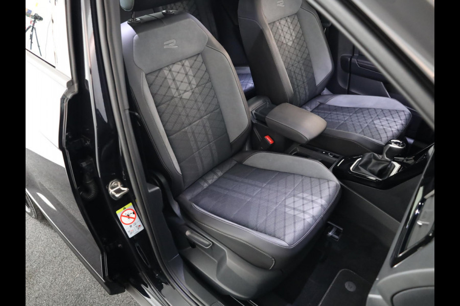 Volkswagen T-Roc 1.5 TSI R-Line 150 PK DSG (Automaat) | Verlengde garantie |  Panorama dak | Black Style | Parkeercamera | Matrix koplampen |