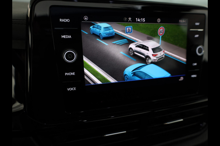 Volkswagen T-Roc 1.5 TSI R-Line 150 PK DSG (Automaat) | Verlengde garantie |  Panorama dak | Black Style | Parkeercamera | Matrix koplampen |