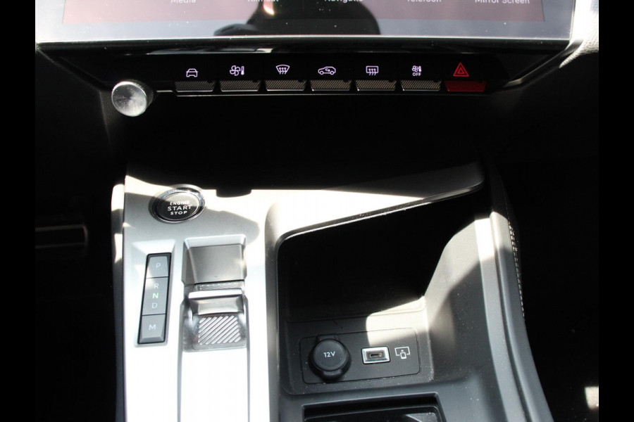 Peugeot 308 1.2 PureTech GT | DEMO ! | Climate control Adaptive cruise control Parkeersensoren Achteruitrijcamera Navigatie LED Apple Carplay/ Android Auto