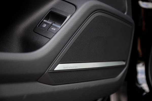 Audi A6 Avant 55 TFSI e Quattro Competition S line Edition 367pk Automaat! Kuipstoelen|Panoramadak|Virtual Cockpit|HD Matrix|Black