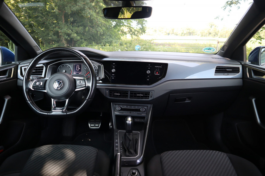 Volkswagen Polo 1.5 TSI Highline Business R | Automaat | Panoramadak |