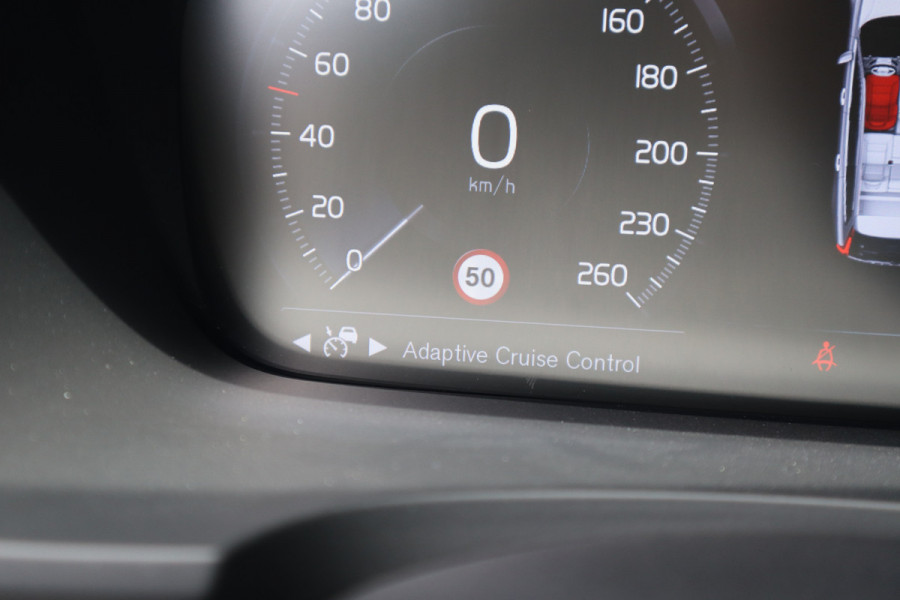 Volvo V90 2.0 T8 AWD R-Design Panorama dak / Adaptieve Cruise / Camera / Pine Grey