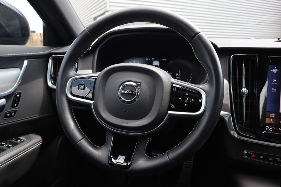 Volvo V90 2.0 T8 AWD R-Design Panorama dak / Adaptieve Cruise / Camera / Pine Grey