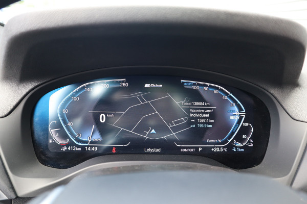 BMW X3 xDrive30e Pano / Trekhaak / 19inch / Camera / LED