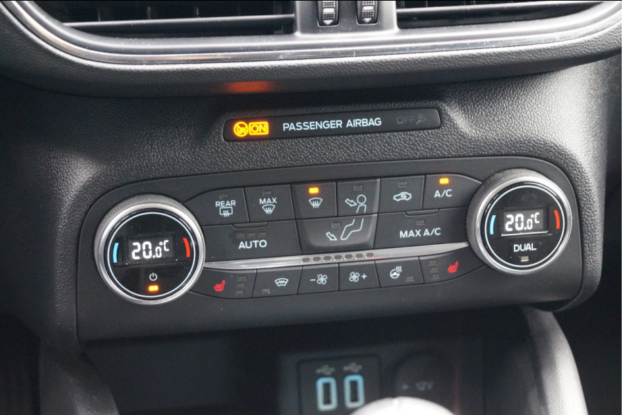 Ford Focus 1.0 EcoBoost Hybrid Active Business | Navigatie | Winter Pack | Achteruitrijcamera