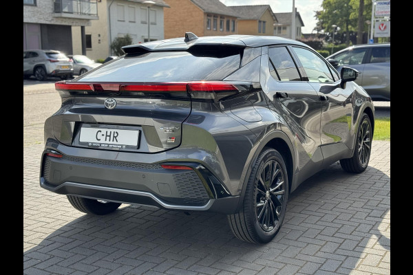 Toyota C-HR Plug-in Hybrid 223pk GR Sport | Stoel + Stuurverwarming, Elektrische achterklep, Groot scherm, Parkeersensoren, Blind spot