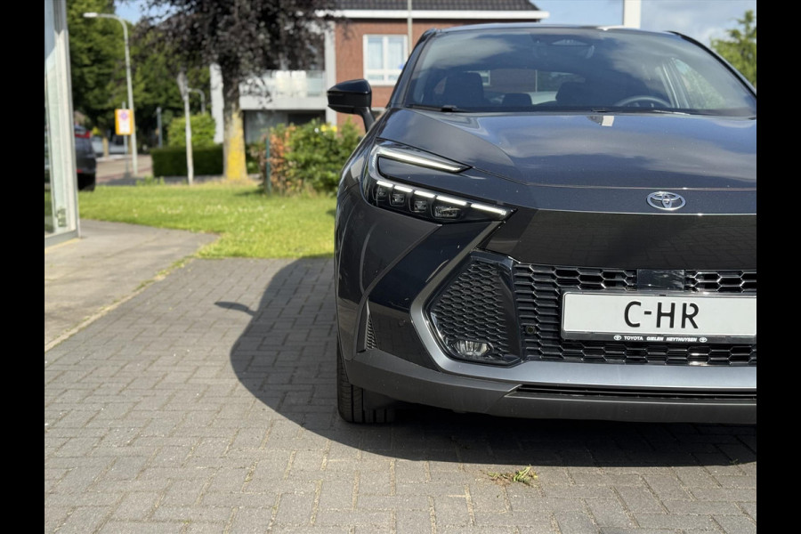 Toyota C-HR Plug-in Hybrid 223pk GR Sport | Stoel + Stuurverwarming, Elektrische achterklep, Groot scherm, Parkeersensoren, Blind spot