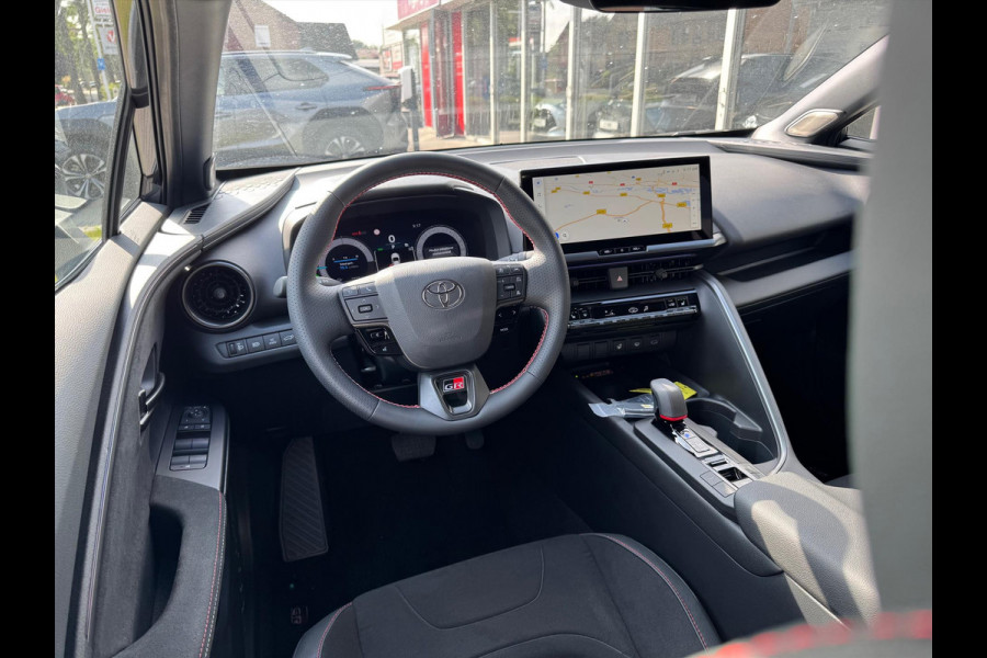 Toyota C-HR Plug-in Hybrid 223pk GR Sport | Stoel + Stuurverwarming, Elektrische achterklep, Groot scherm, Parkeersensoren, Blind spot