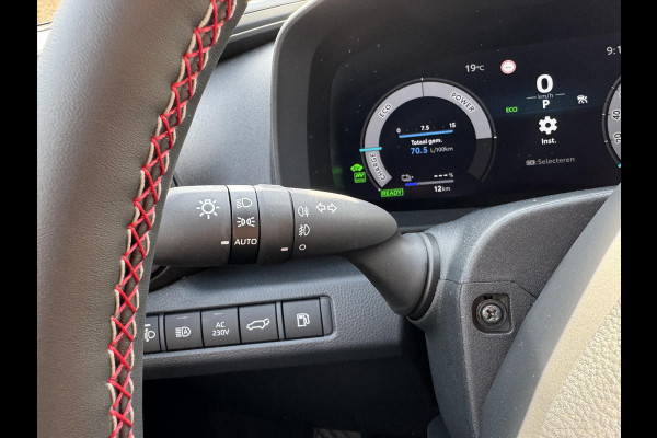 Toyota C-HR Plug-in Hybrid 223pk GR Sport | Stoel + Stuurverwarming, Elektrische achterklep, Groot scherm, Parkeersensoren, Blind spot