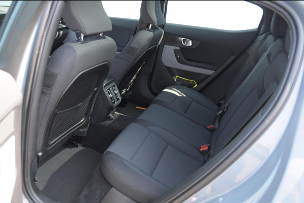 Polestar 2 Long Range Dual Motor Launch Edition / Adaptieve cruise Control / 408PK / BLIS / 20” Velgen / Elektrische achterklep / Keyless / Elektrische stoelen / Stoel en stuurwielverwarming / Panoramadak