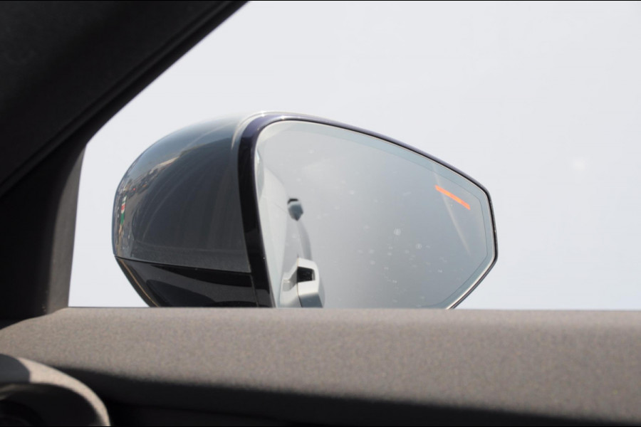 Polestar 2 Long Range Dual Motor Launch Edition / Adaptieve cruise Control / 408PK / BLIS / 20” Velgen / Elektrische achterklep / Keyless / Elektrische stoelen / Stoel en stuurwielverwarming / Panoramadak