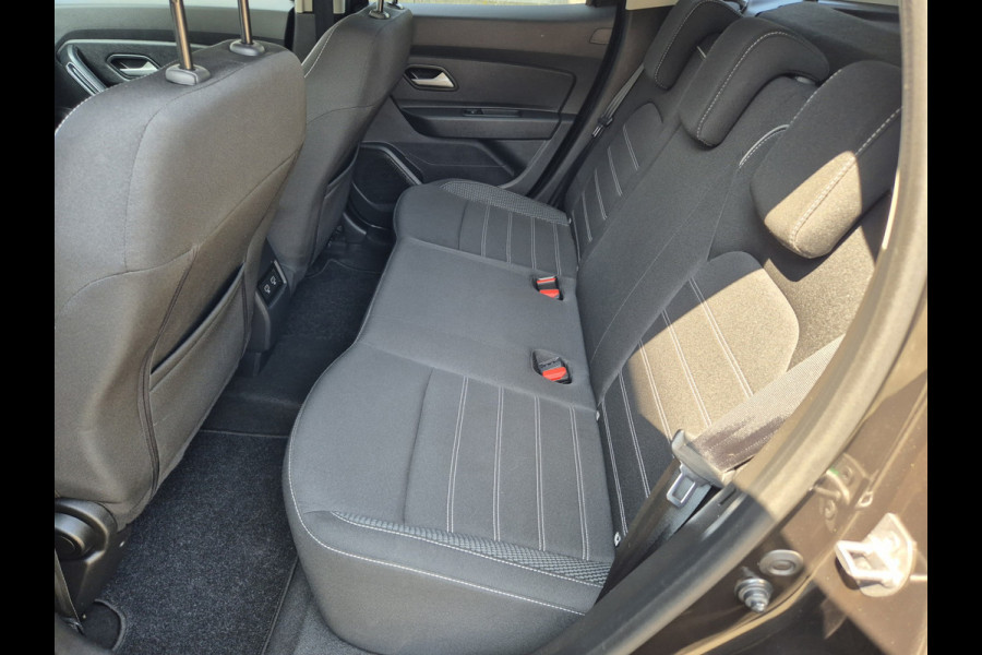 Dacia Duster 1.3 TCe 150 Journey ,airco,parkeersensoren, cruise,rondom camera,trekhaak,navigatie,stoelverwarming,