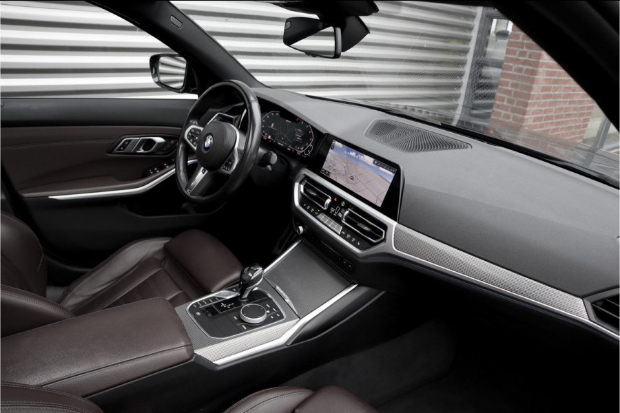 BMW 3-serie 330e High Executive M-Sport Pano / Adaptieve cruise / Laser / Elec stoelen / Trekhaak / Dode hoek /