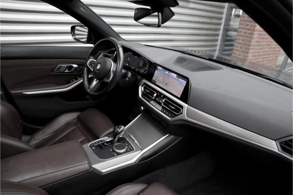 BMW 3-serie 330e High Executive M-Sport Pano / Adaptieve cruise / Laser / Elec stoelen / Trekhaak / Dode hoek /