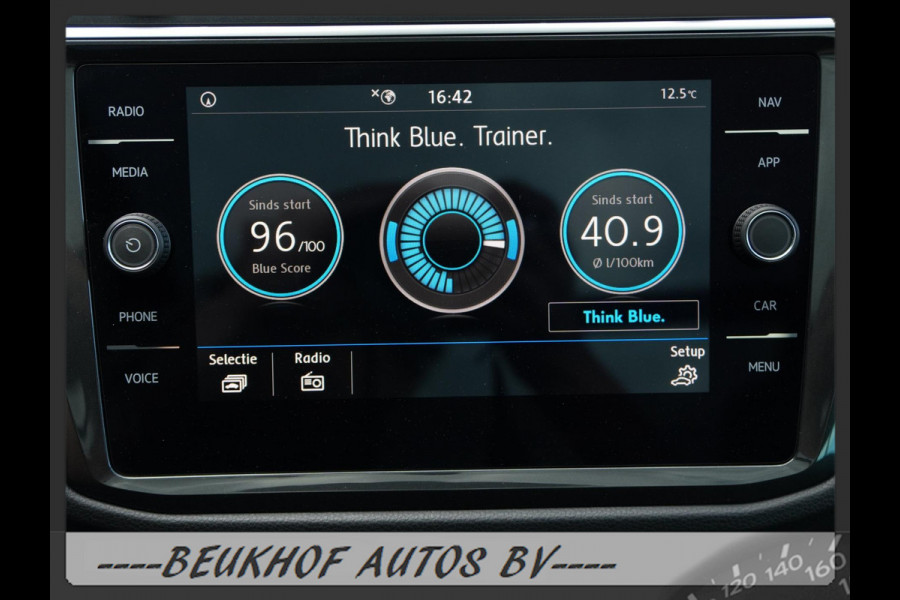 Volkswagen Tiguan 1.5 TSI Carplay Navi Parkeersensor Lane As