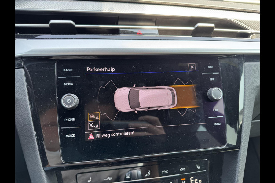 Volkswagen Arteon Shooting Brake 1.4 TSI eHybrid R-Line Business+ | Adaptive Cruise Control | Lane Assist | Stoel/Stuurverwarming |