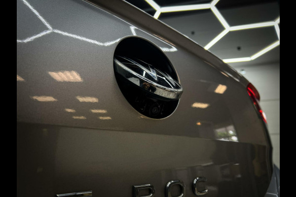 Volkswagen T-Roc 1.5 TSI Life DSG | Camera | IQ-Drive | Led