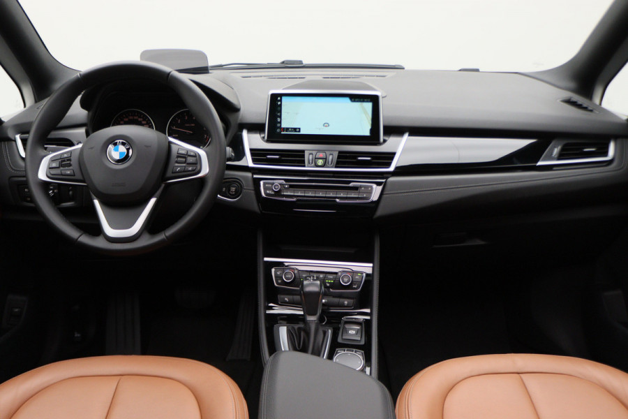 BMW 2 Serie Gran Tourer 218i 7p. Luxury Automaat Leer, Panoramadak, Head-Up, Camera, LED, Navigatie