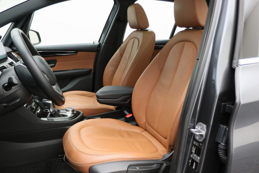 BMW 2 Serie Gran Tourer 218i 7p. Luxury Automaat Leer, Panoramadak, Head-Up, Camera, LED, Navigatie