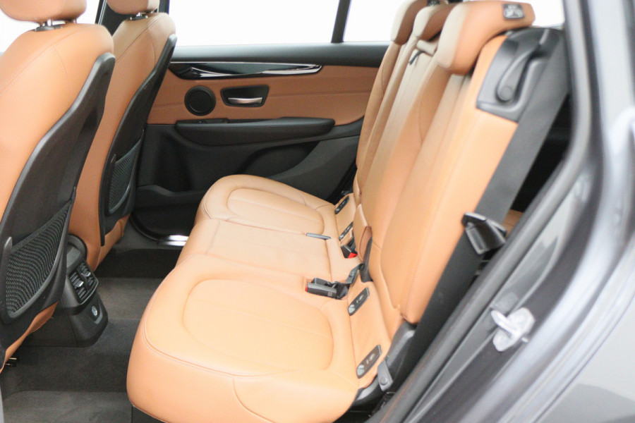 BMW 2 Serie Gran Tourer 218i 7p. Luxury Automaat Leer, Panoramadak, Head-Up, Camera, LED, Navigatie