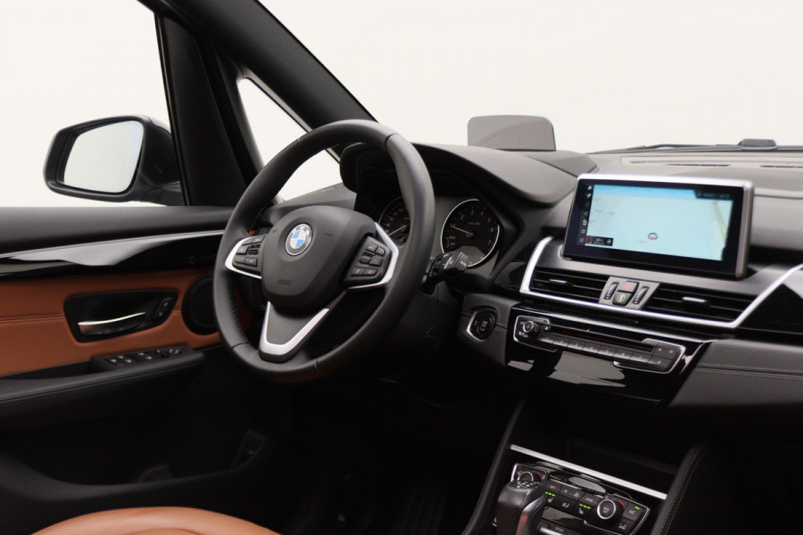 BMW 2 Serie Gran Tourer 218i 7p. Luxury Automaat Leer, Panoramadak, Head-Up, Camera, LED, Navigatie