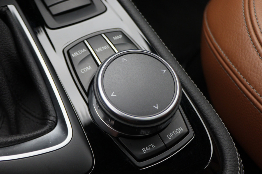 BMW 2 Serie Gran Tourer 218i 7p. Luxury Automaat Leer, Panoramadak, Head-Up, Camera, LED, Navigatie
