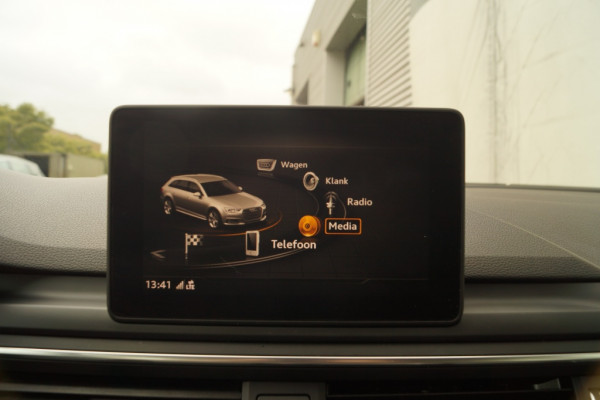 Audi A4 Avant 30 TDI Automaat -NAVI-LEER-ECC-PDC-