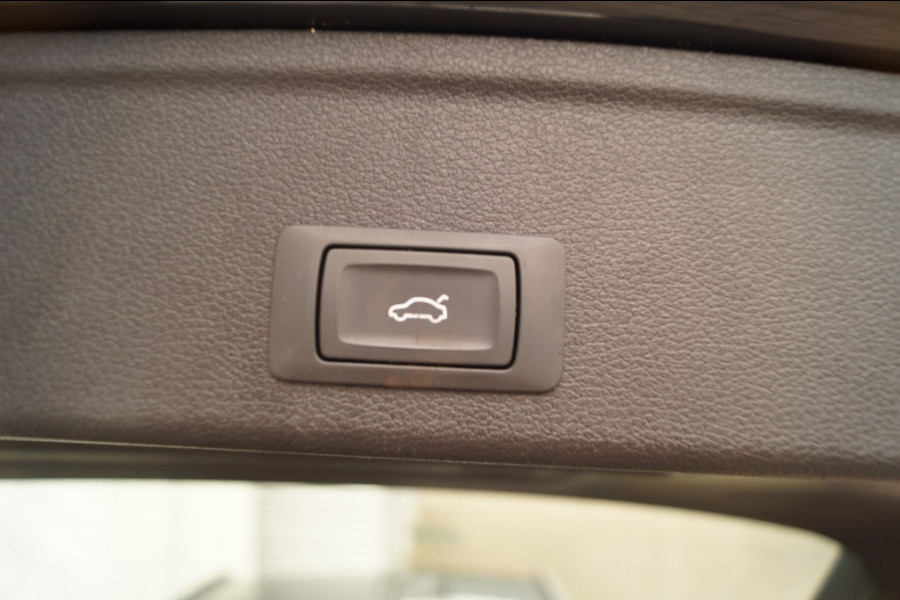 Audi A4 Avant 30 TDI Automaat -NAVI-LEER-ECC-PDC-