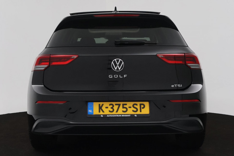 Volkswagen Golf 1.0 eTSI Life Business Automaat (PANORAMADAK, CAMERA, STOEL-/STUURVERWARMING, 1e EIGENAAR, GOED ONDERHOUDEN)