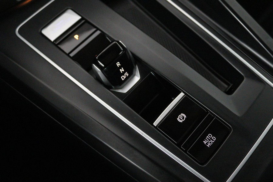 Volkswagen Golf 1.0 eTSI Life Business Automaat (PANORAMADAK, CAMERA, STOEL-/STUURVERWARMING, 1e EIGENAAR, GOED ONDERHOUDEN)