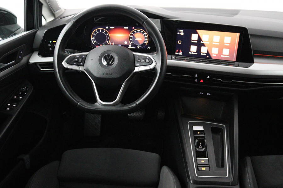 Volkswagen Golf 1.0 eTSI Life Business Automaat (PANORAMADAK, CAMERA, STOEL-/STUURVERWARMING, 1e EIGENAAR, GOED ONDERHOUDEN)