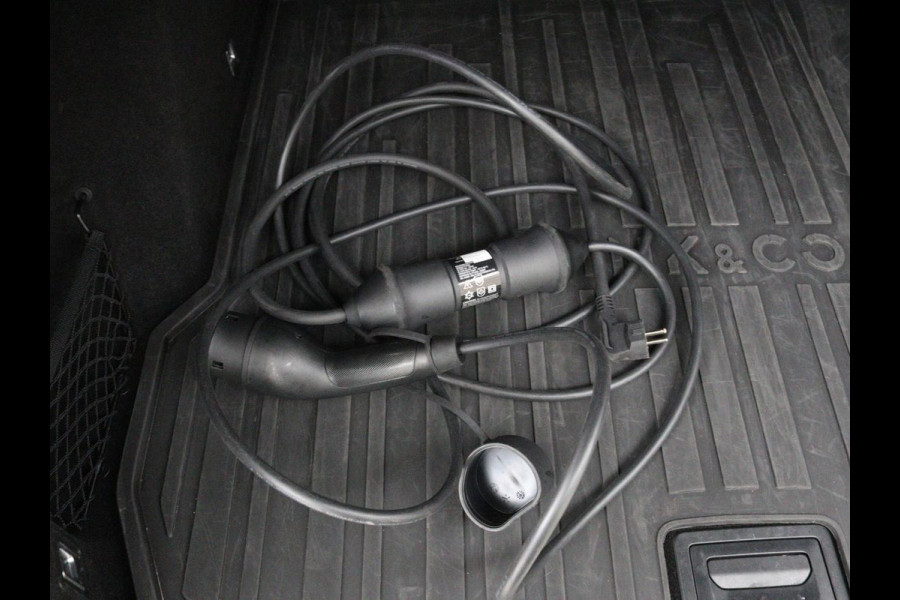 Lynk & Co 01 1.5 Plug In | Panoramadak | Infinity by Harman | 360 camera | Adaptive cruise | Stoelverwarming | Carplay | Memory | Full LED
