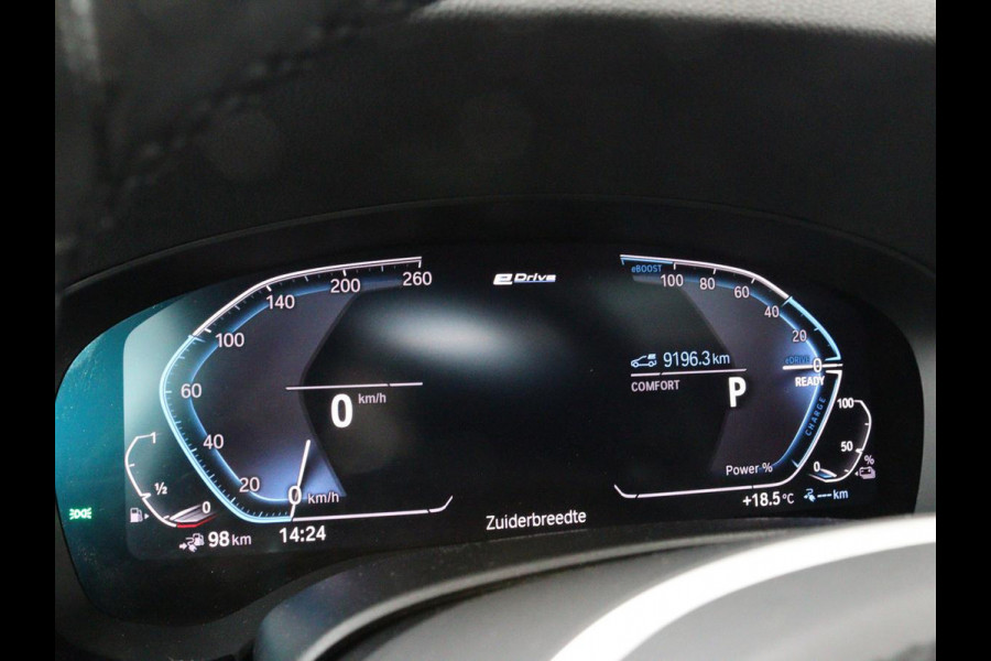 BMW 5 Serie 530e iPerformance M-sport | Schuifdak | Camera | Alcantara | Stoelverwarming | Carplay | Elektrische sportstoelen | Full LED | Navigatie | Live Cockpit