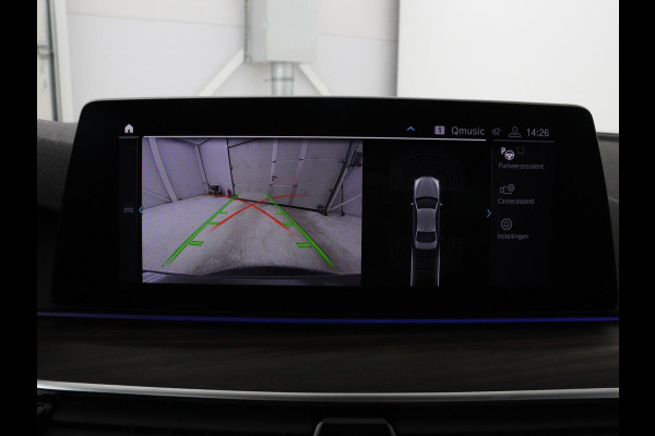BMW 5 Serie 530e iPerformance M-sport | Schuifdak | Camera | Alcantara | Stoelverwarming | Carplay | Elektrische sportstoelen | Full LED | Navigatie | Live Cockpit