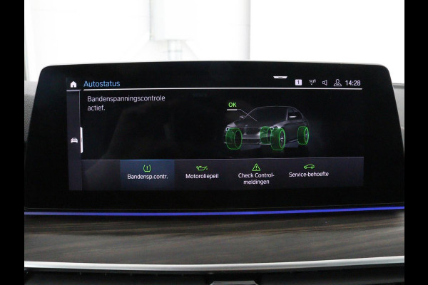 BMW 5 Serie 530e iPerformance M-sport | Schuifdak | Camera | Alcantara | Stoelverwarming | Carplay | Elektrische sportstoelen | Full LED | Navigatie | Live Cockpit