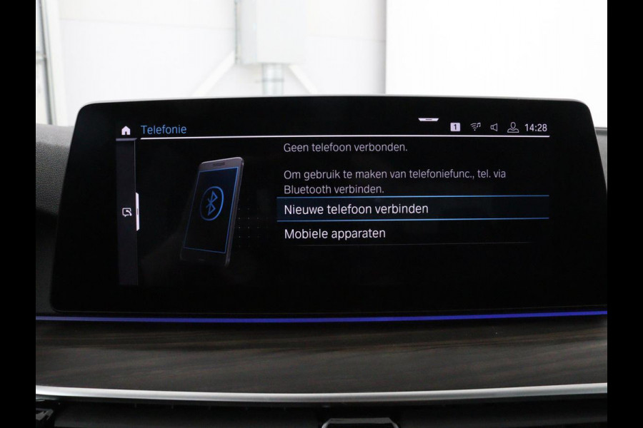 BMW 5 Serie 530e iPerformance M-sport | Schuifdak | Camera | Alcantara | Stoelverwarming | Carplay | Elektrische sportstoelen | Full LED | Navigatie | Live Cockpit