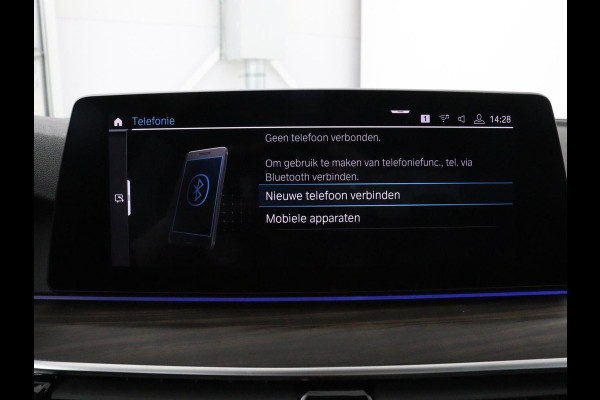BMW 5 Serie 530e iPerformance M-sport | Schuifdak | Camera | Alcantara | Stoelverwarming | Carplay | Elektrische sportstoelen | Full LED | Navigatie | Live Cockpit