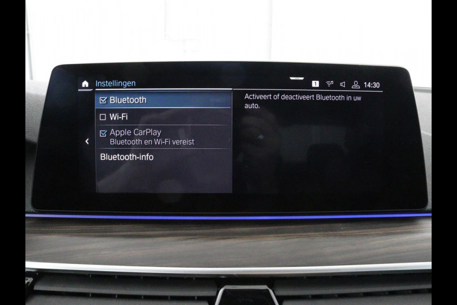 BMW 5 Serie 530e iPerformance M-sport | Schuifdak | Camera | Alcantara | Stoelverwarming | Carplay | Elektrische sportstoelen | Full LED | Navigatie | Live Cockpit