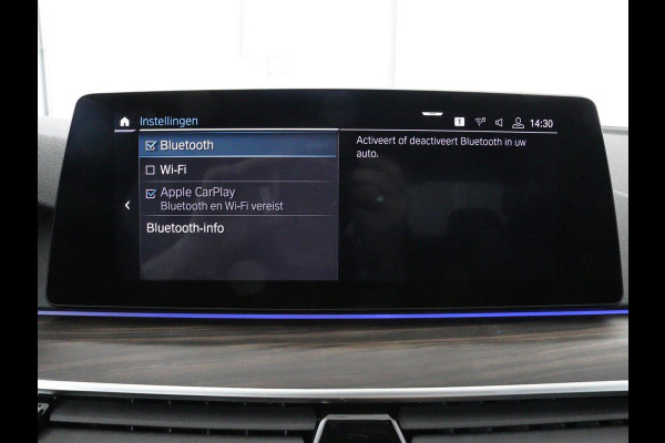 BMW 5 Serie 530e iPerformance M-sport | Schuifdak | Camera | Alcantara | Stoelverwarming | Carplay | Elektrische sportstoelen | Full LED | Navigatie | Live Cockpit