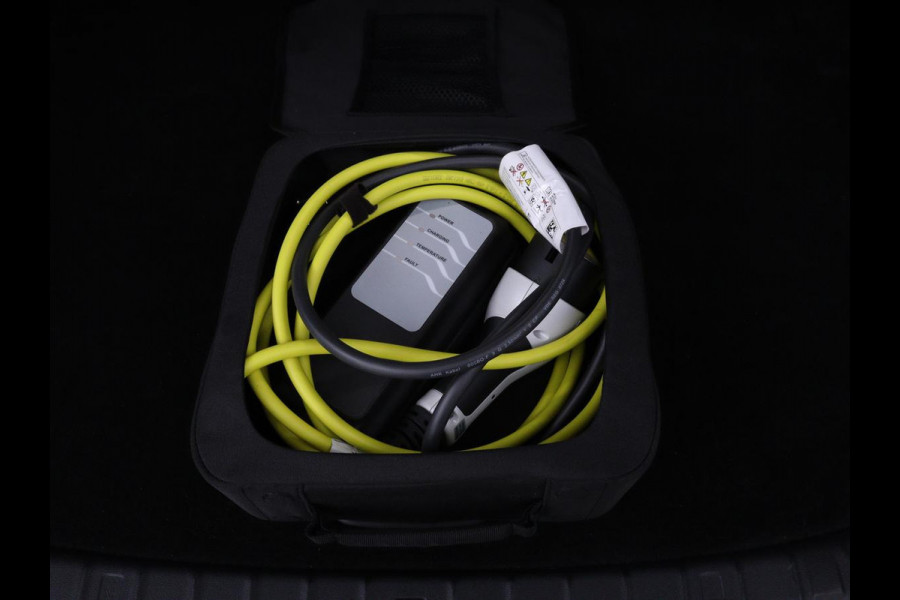 BMW 5 Serie 530e iPerformance M-sport | Schuifdak | Camera | Alcantara | Stoelverwarming | Carplay | Elektrische sportstoelen | Full LED | Navigatie | Live Cockpit