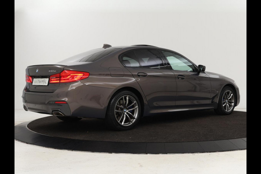 BMW 5 Serie 530e iPerformance M-sport | Schuifdak | Camera | Alcantara | Stoelverwarming | Carplay | Elektrische sportstoelen | Full LED | Navigatie | Live Cockpit