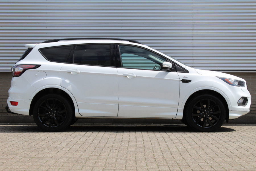 Ford Kuga 1.5 EcoBoost 150PK ST Line | Panoramadak | Trekhaak | Xenon | Winterpack