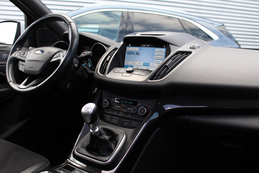 Ford Kuga 1.5 EcoBoost 150PK ST Line | Panoramadak | Trekhaak | Xenon | Winterpack