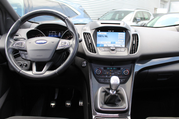 Ford Kuga 1.5 EcoBoost 150PK ST Line | Panoramadak | Trekhaak | Xenon | Winterpack